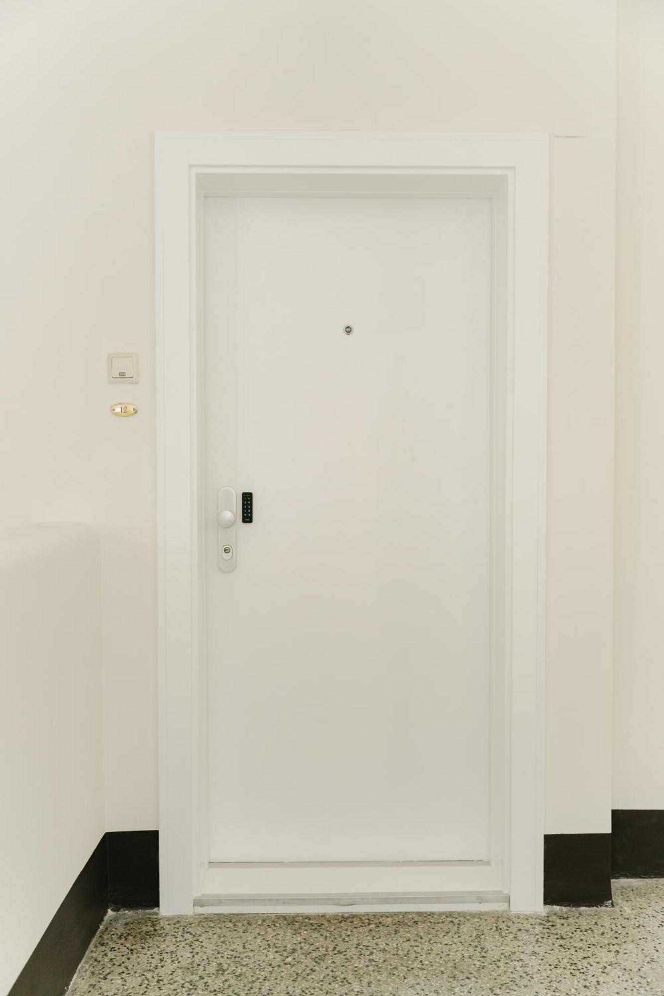Comfy Apt For 4-6, 5 Min To Center, No Lift Currently Wien Eksteriør bilde